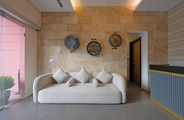 COMFY APART HOTEL