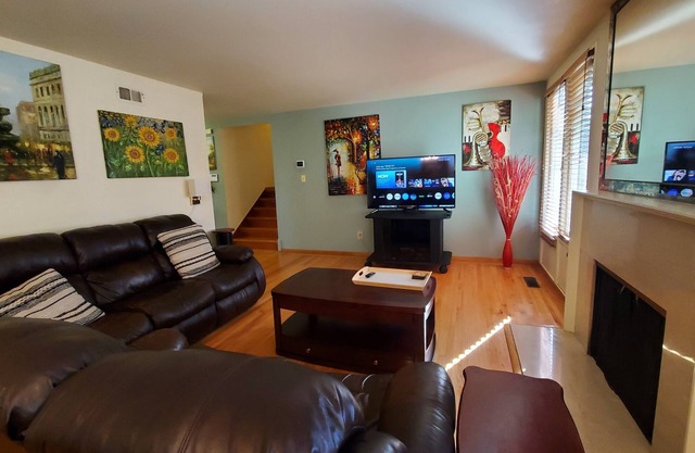 Comfy Furnished 3B/2B House in Central Redwood City