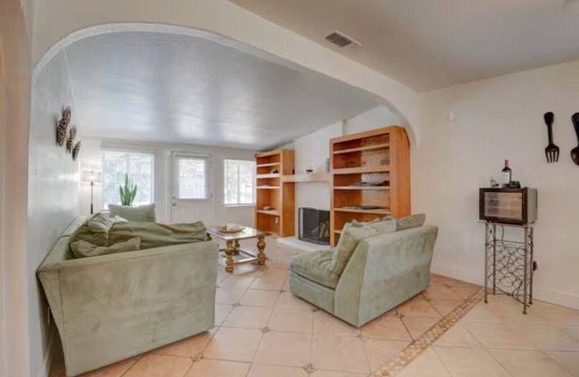 Comfy “Serene Oasis” 3-bedroom 2-bathroom house in peaceful West Sacramento