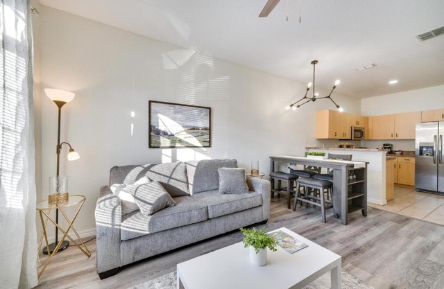 Community Pool Family-Friendly Florida Condo!