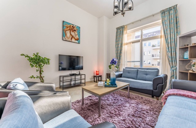 Community View 2BR With Balcony Near Golf Club, Sherlock House 2, Motor City