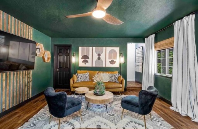 Compass NORTH! A Boho Bungalow Fast Wi-Fi A/C