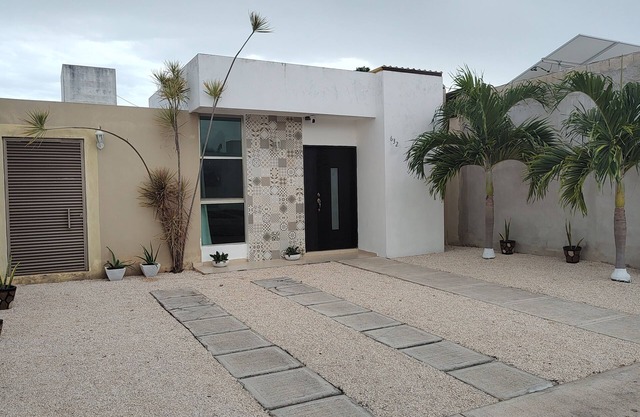 Complete house "Azucenas" Wifi, A/C, Netflix, Pool, 24 hrs. security.