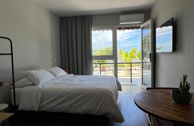 Complete studio with bay view