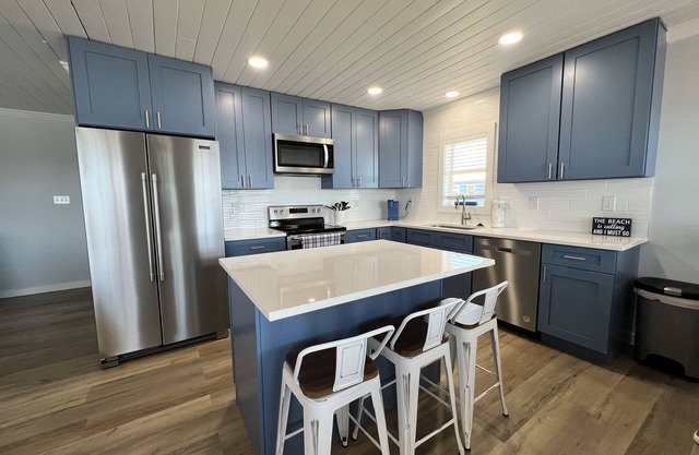 Completely renovated lovely bay home.