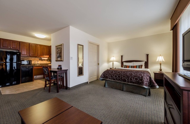 Complimentary Breakfast Buffet | Minutes from Shopping + White Sand Beaches