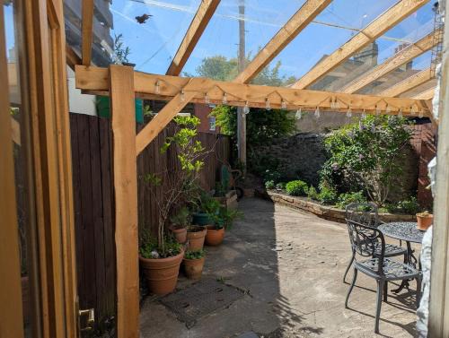 Compton House, Llanfyllin