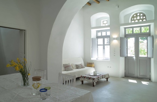 Conditioning In traditional island style - Four independent self-contained guest houses