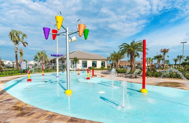 Condo hotel Villa near Disneyworld fit up to 10 people 3 bedroom 2 baths