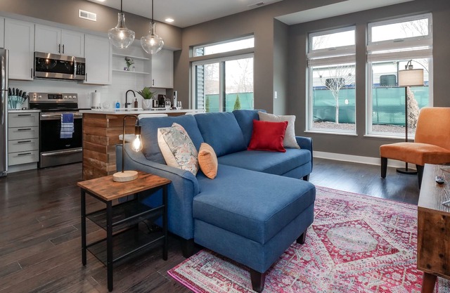 Condo Minutes from Downtown , Heart of Ohio City C6