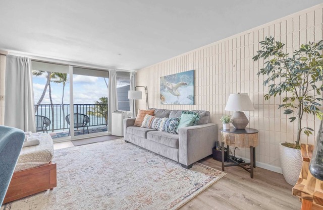 Condo on beach with AC