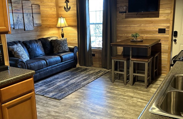 Condo Unit ~ Kentucky ~ Barkley Lake ~ near Patti’s Settlement