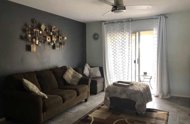 Condo with 360 degree views of Palm Springs mountains