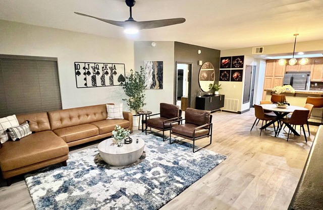 Condominium close to New Raider’s stadium, Strip, restaurants and attractions.