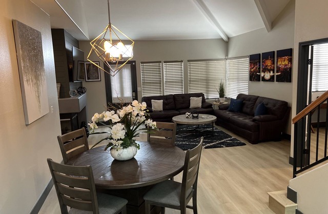 Condominium near to strip and New Raiders Stadium!