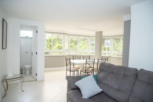 Conforto e Localização no Coração de POA SK1661