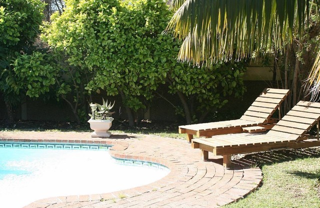 Constantia Lazy River, Pheasants Nest Studio Apartment with Twin Beds