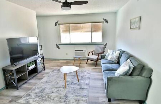 Contemporary 2BR/1BA Sacramento-4