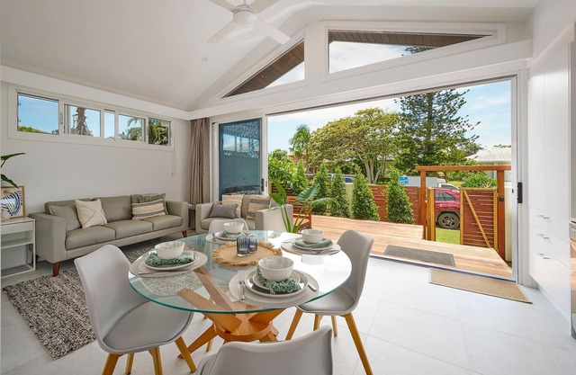 contemporary beachside cottage in walking distance to beach and town