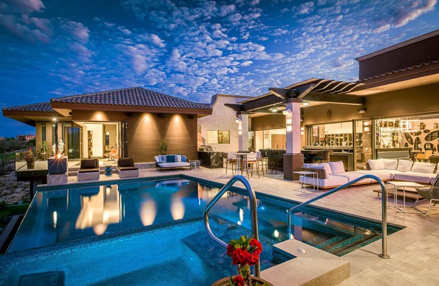 Contemporary 5BR Villa Sleeps up to 16!