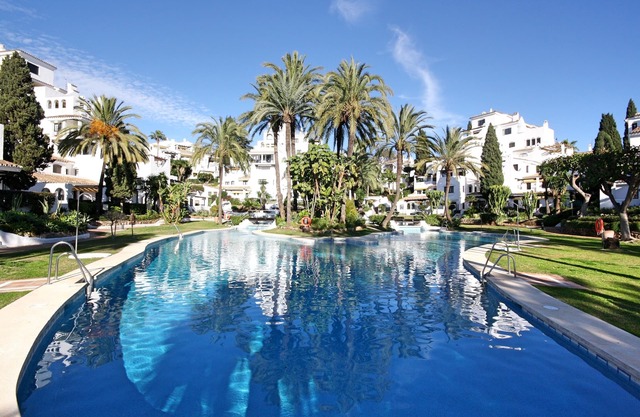 Contemporary, Overlooking Pool, 4 Pools, Near to Beach/Amenities - Aldea Blanca!