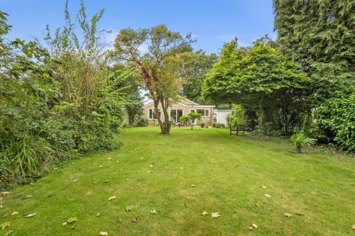 Convenient and immaculate house in Bransgore