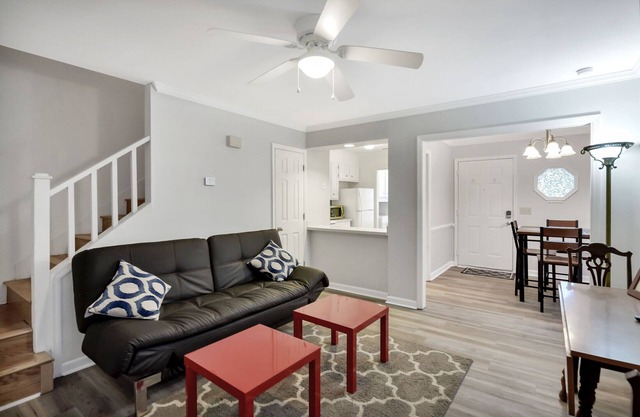 Convenient Capital-City Getaway