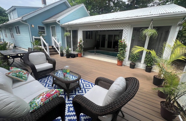 Convenient Coastal Oasis