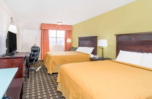 Convenient Stay in Knights Inn Chattanooga! Pet Friendly Property!