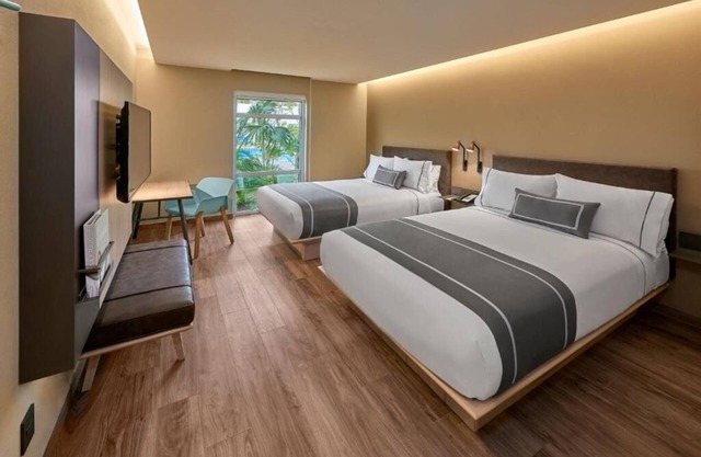 Convenient Stay with Kitchenette, Rooftop Terrace, Outdoor Pool & Breakfast