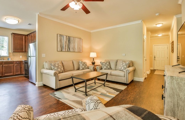 Convenient to Downtown Atlanta & SunTrust Park - Pet Friendly!