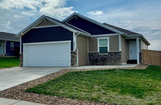 Convenient to Everything, Spacious, Family Friendly Vacation Home