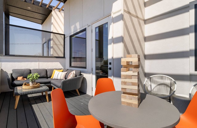Conway | Group Travel | Sleeps 28 in DT