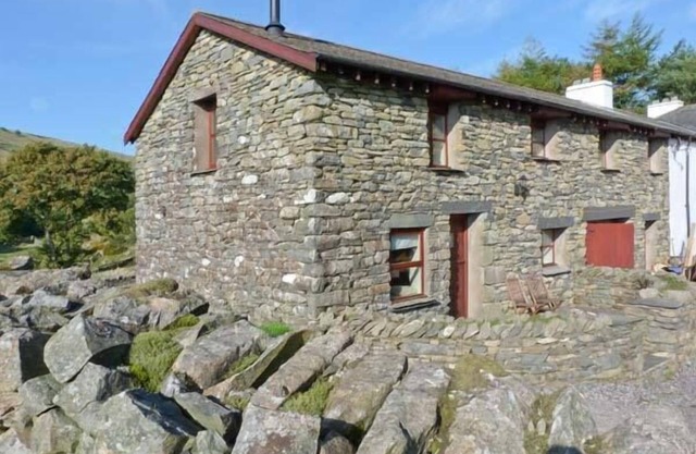 COPPER BEECH COTTAGE, pet friendly, luxury holiday cottage in Torver