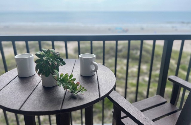 Coral Sands #302 -Beach Condo | 2 Bed, 1 Bath