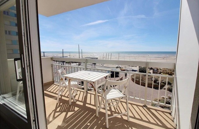 CORSAIRES R2: 1 bedroom apartment on the seafront for 4 people on Hardelot Plage