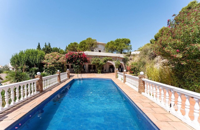 "Cortijo Alegría – Up to 28 Guests | Perfect for Groups, Families & Events - Private Pool