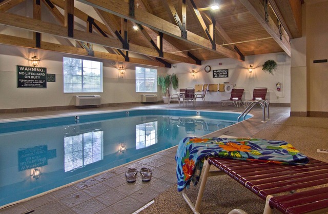 Coshocton Village Inn and Suites