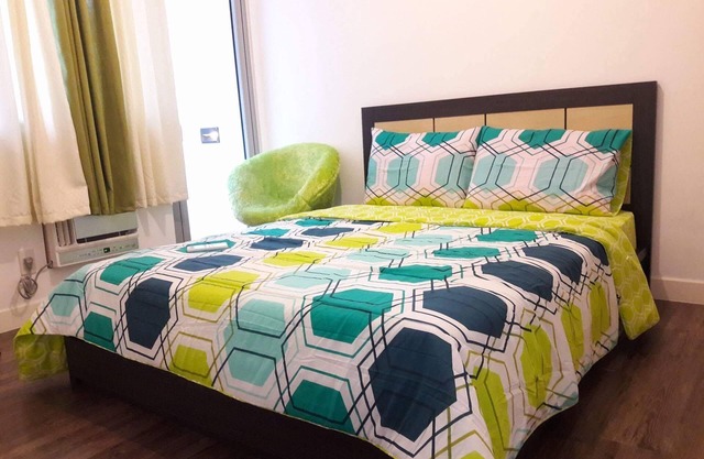 Cosy 2-Bedroom Unit at Commonwealth Q.C