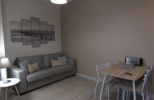 Cosy 2-room apartment for 4 people, Quartier Latin, Mouffetard, Luxembourg