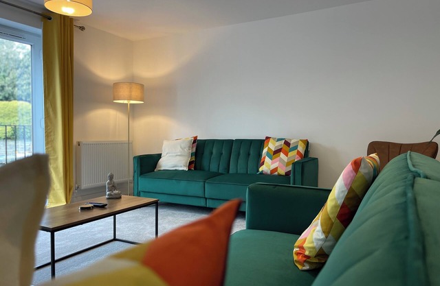 Cosy 3-Bed Dover | Sleeps 8 | EV + Free Parking