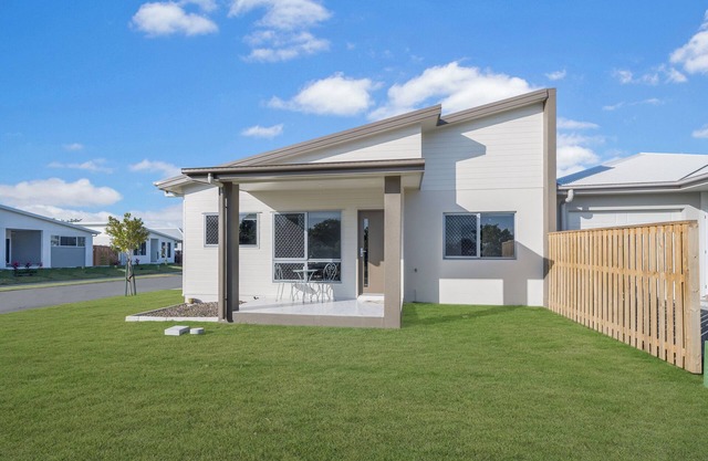 Cosy 3 bedroom 2 bath close to CBD