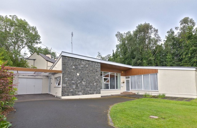 Cosy 4BR in Helens Bay ★ 5 min walk to beach 🌊