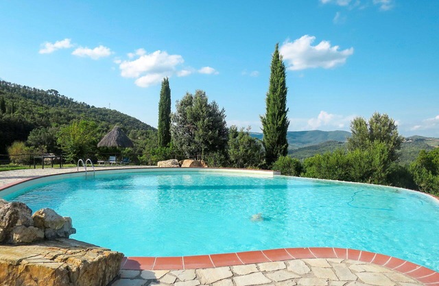Cosy apartment in villa for 4 people with pool, A/C, patio, pets allowed and panoramic view