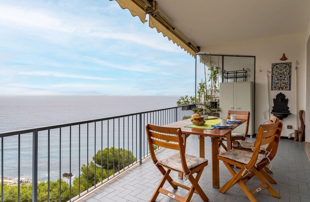Cosy apartment for 6 guests with WIFI, TV and terrace