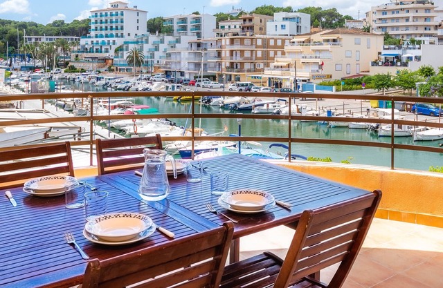 Cosy Apartment in Porto Cristo with Harbour View and WLAN