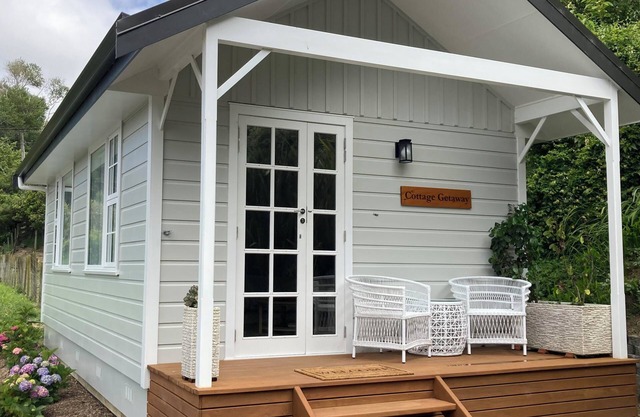 Cosy Cottage Getaway (with breakfast &EVcharge) enjoy the country 20min from CBD