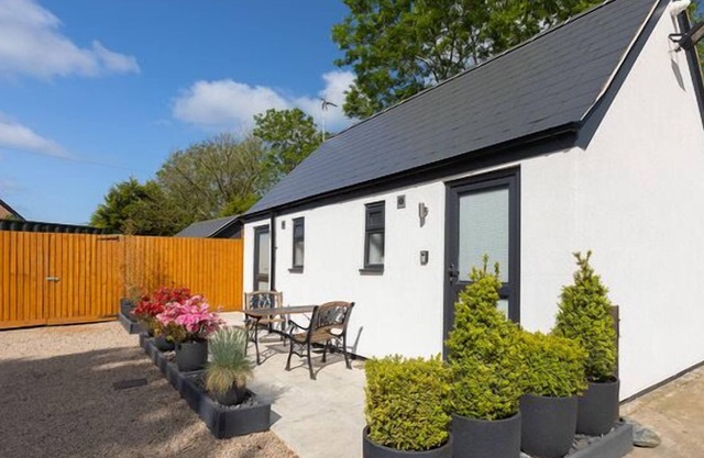 Cosy double or twin Studio near Shearsby, England