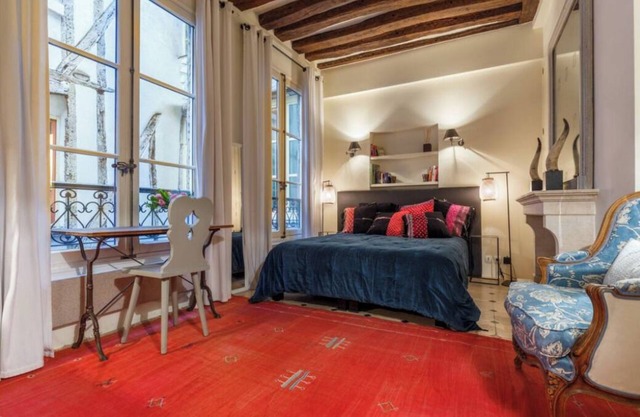 Cosy pied a terre in the heart of Saint Germain des Prés