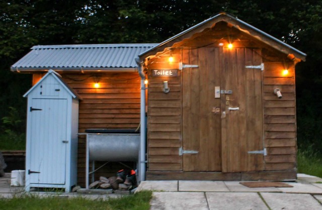 Cosy Pod-cabin Near Beautiful Landscape in Omagh